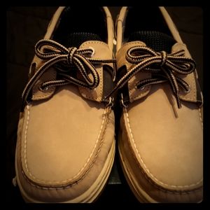 Land Rover boat shoes